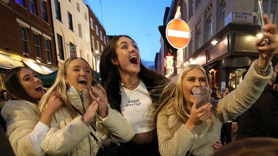 Girls celebrate in Soho 12-4-2021 - enlarge
